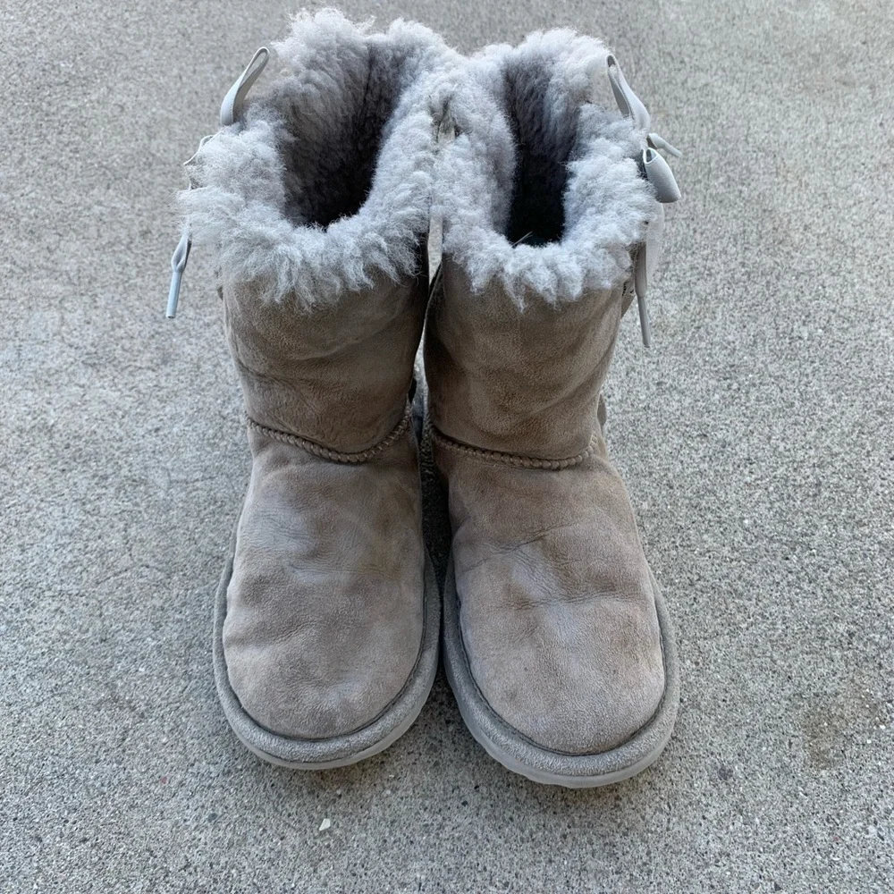Girls UGG gray suede winter boots‎